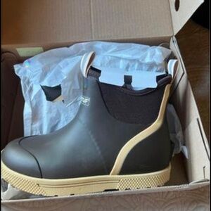 Unworn Xtratuf Wheelhouse